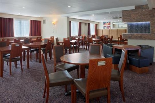 Holiday Inn Express Gatwick Crawley 24/50