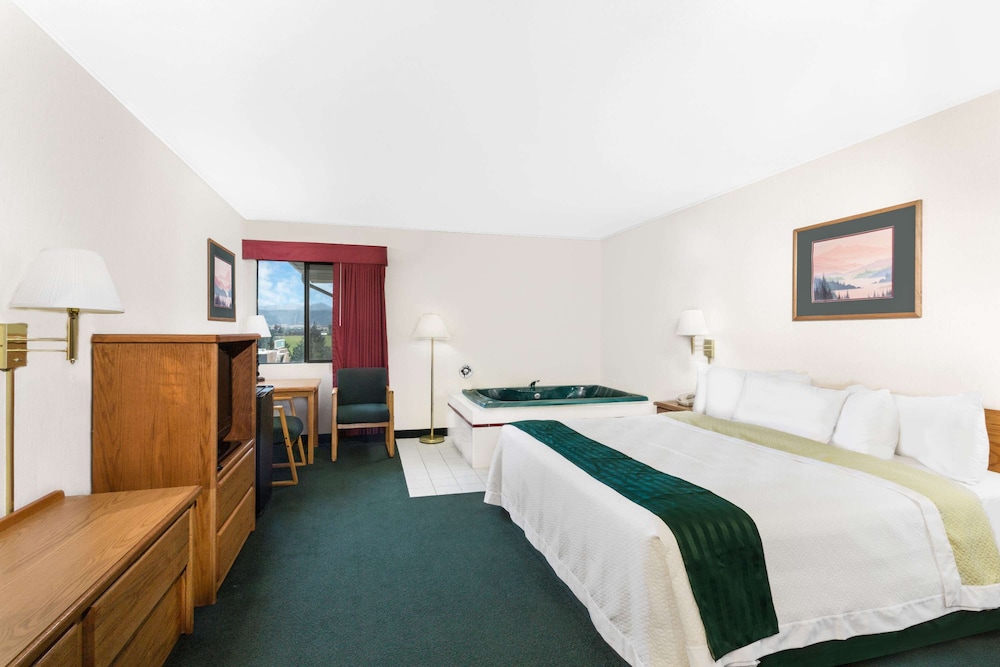 Wingate by Wyndham Butte City Center I-15/I-90 6/32