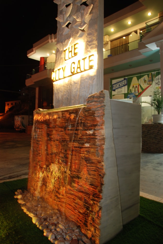 The City Gate Hotel 8/43