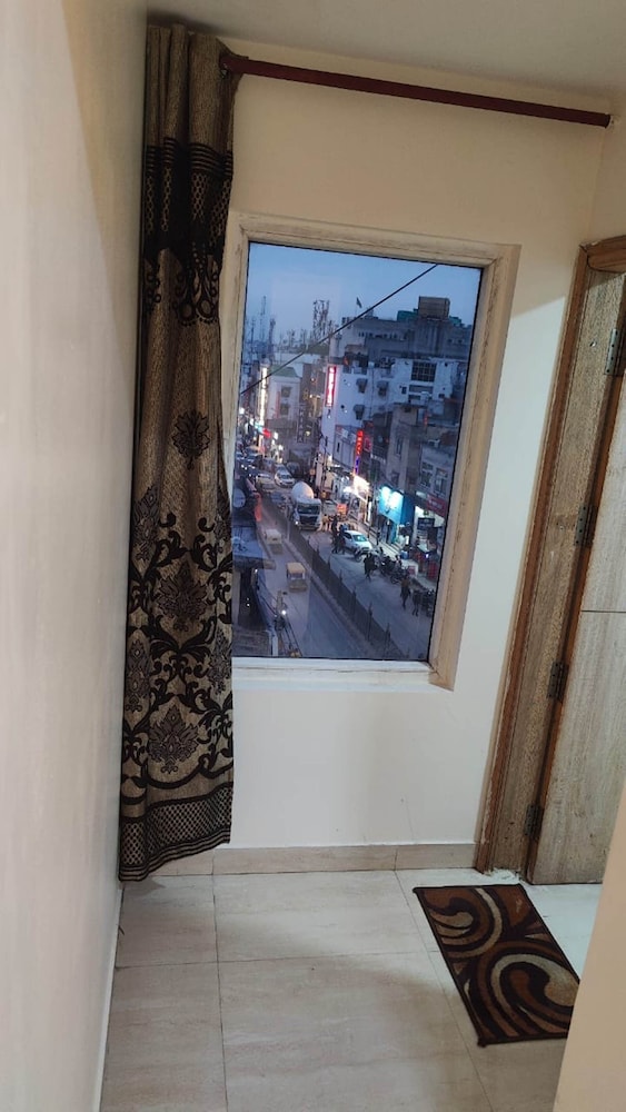 Airport Hotel Mahal 6/50