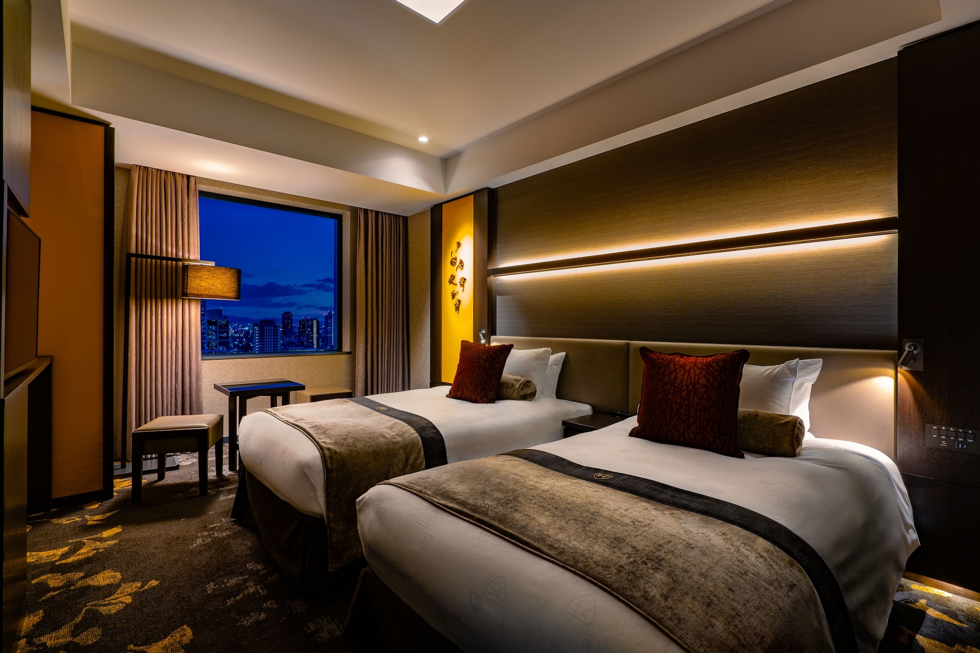 SUPERIOR, TWIN BEDS
