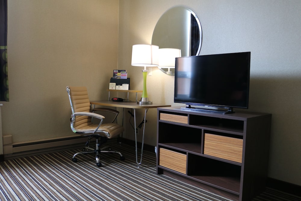 Super 8 by Wyndham Plattsburgh 35/38
