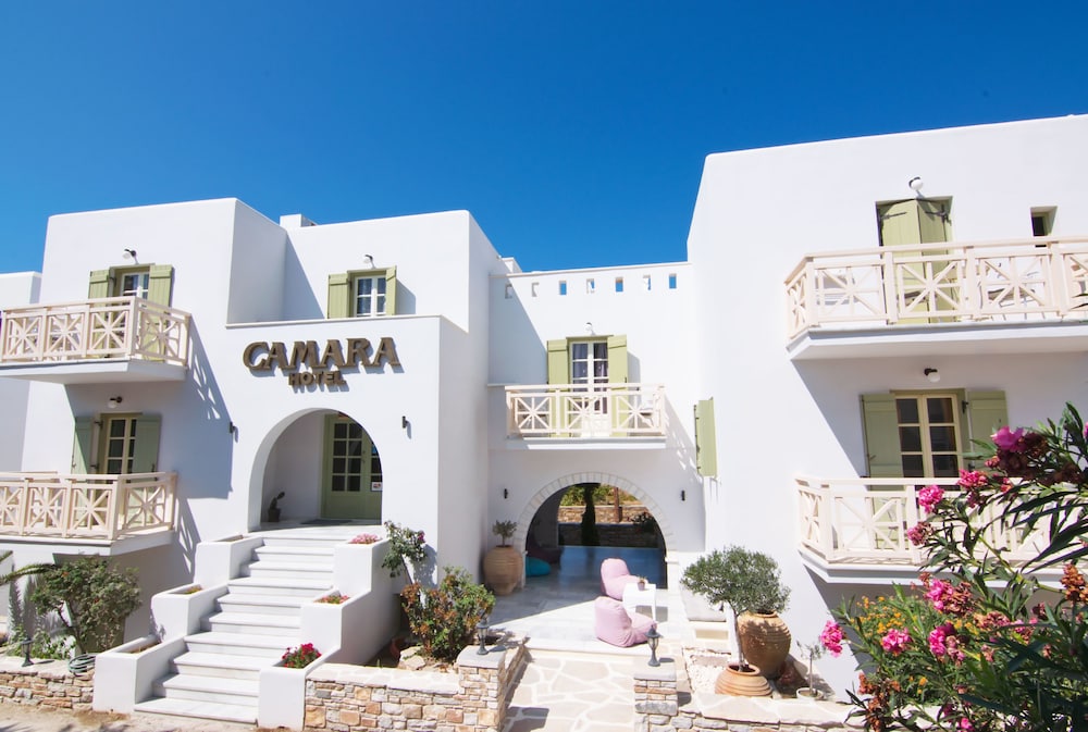 Camara Hotel 4/50