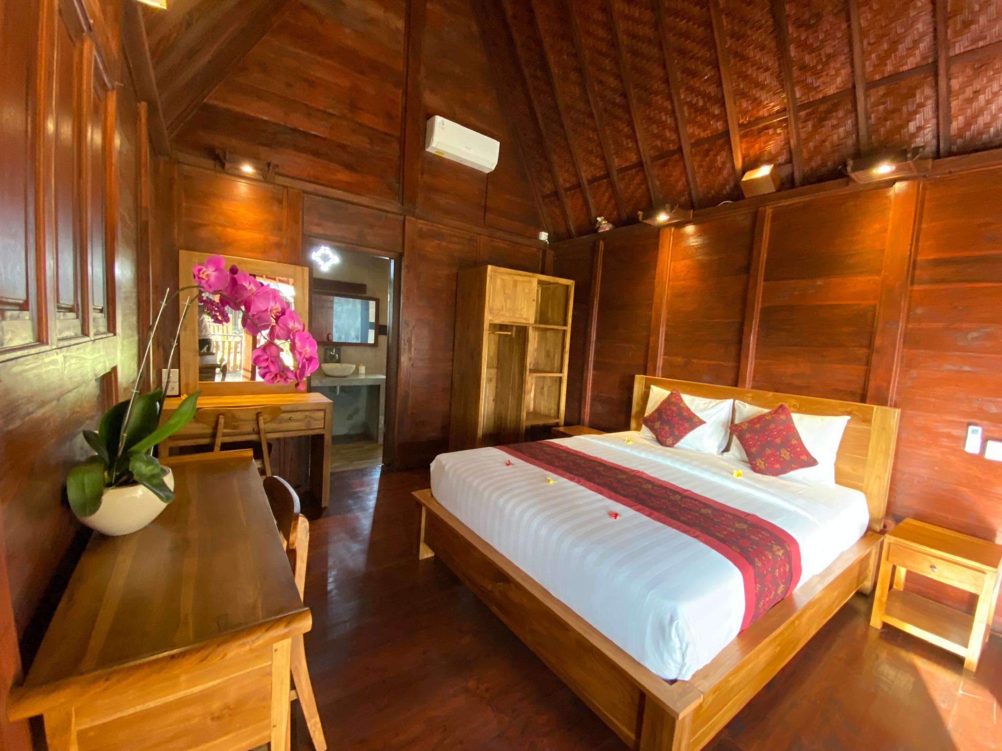 Deluxe, Queen Bed, Terrace