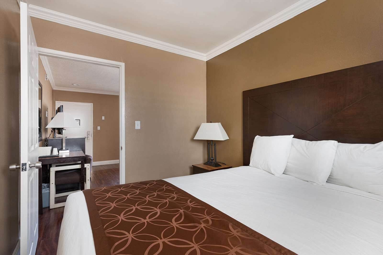 Mini, Suite, King and Queen Bed