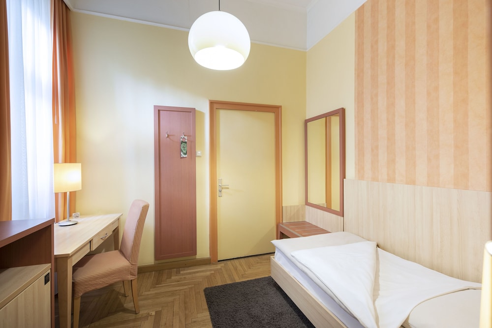 Economy Single Room