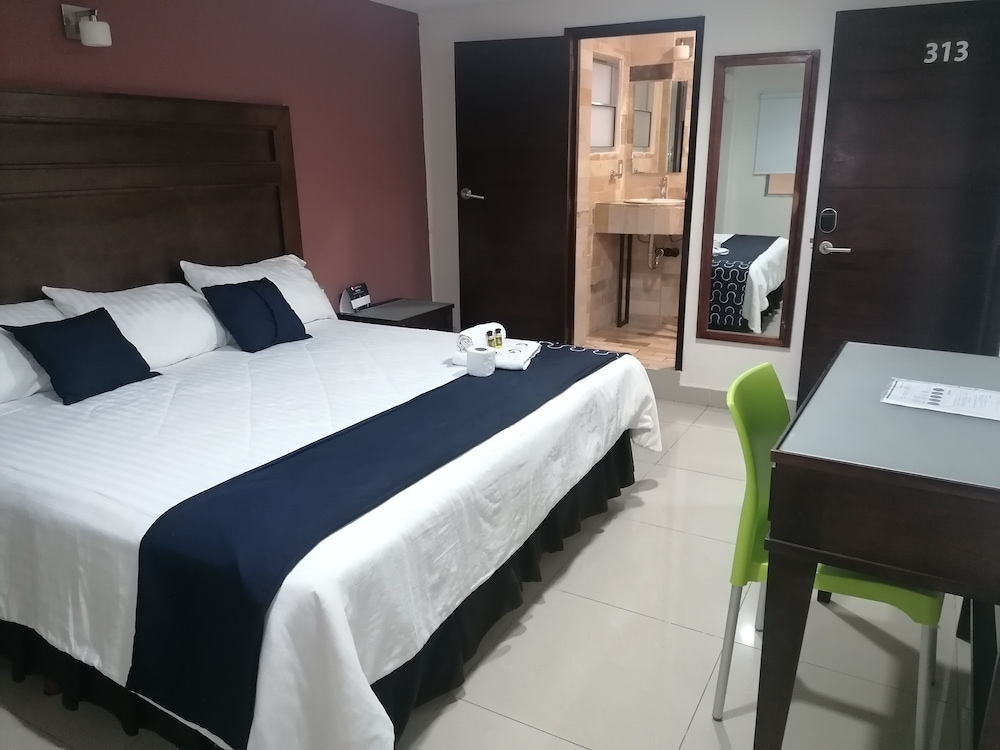 Superior, Queen Bed