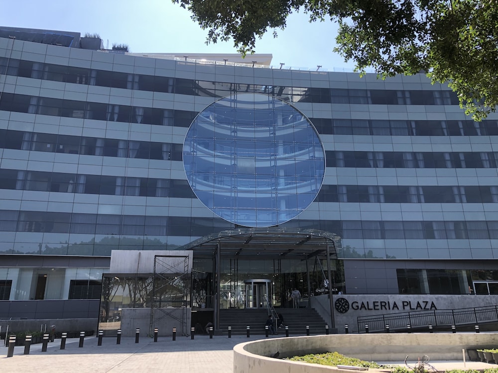Galeria Plaza San Jeronimo 4/51