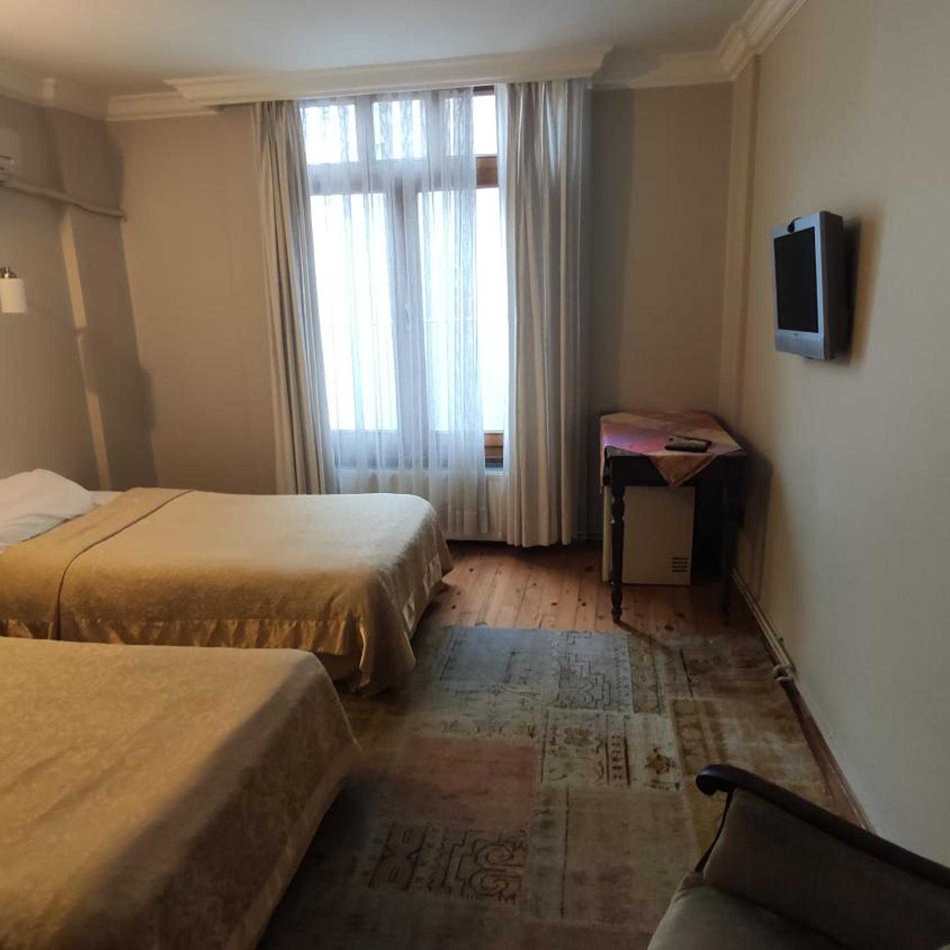 Room, Triple