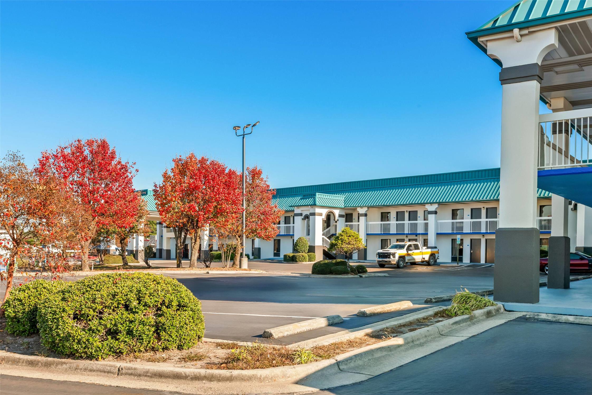 Days Inn By Wyndham Saint Pauls 19/22