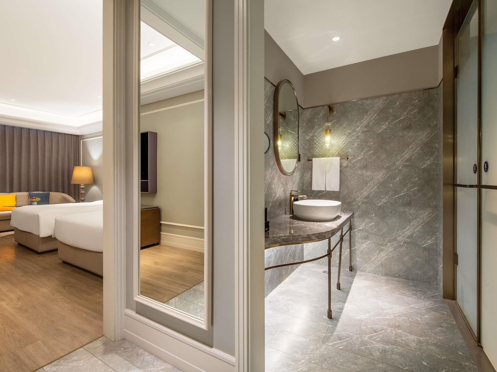 Mercure Jinan Pingyin 48/49