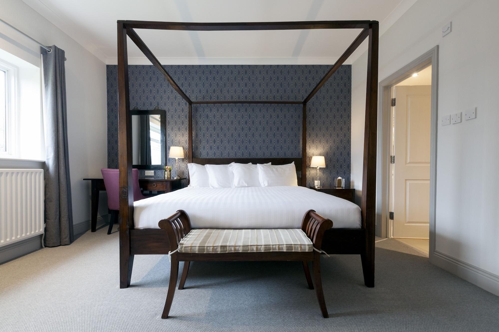 Four Poster, Suite
