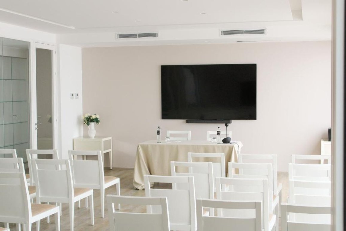 Bianco Riccio Suite Hotel 71/79