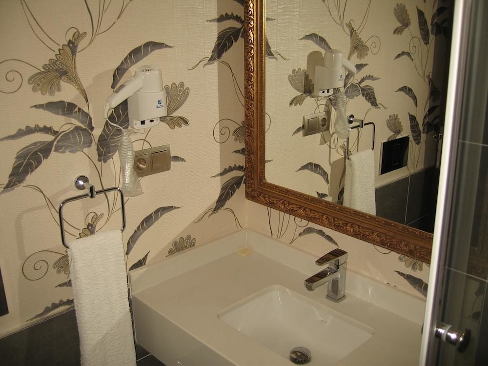Termal Elit Hotel 33/35