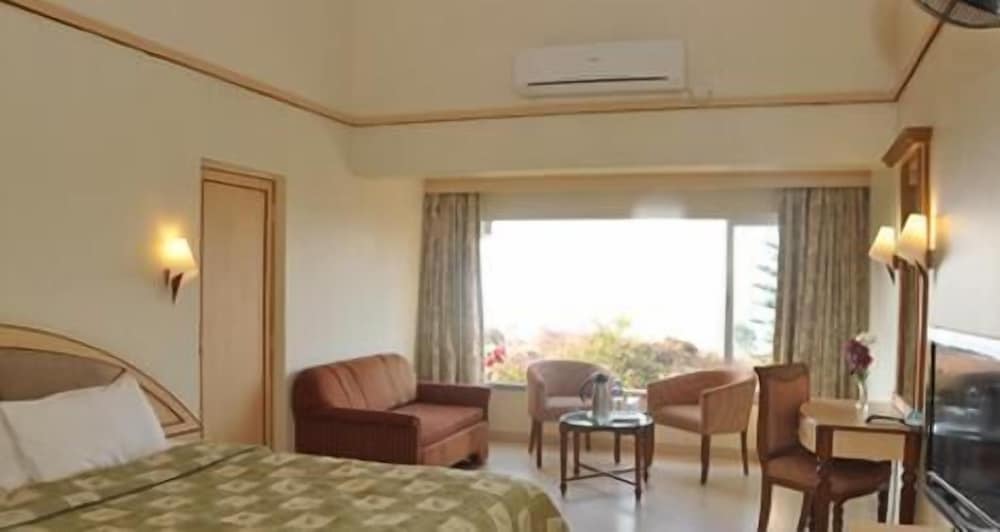 BLUE COUNTRY RESORT 19/33