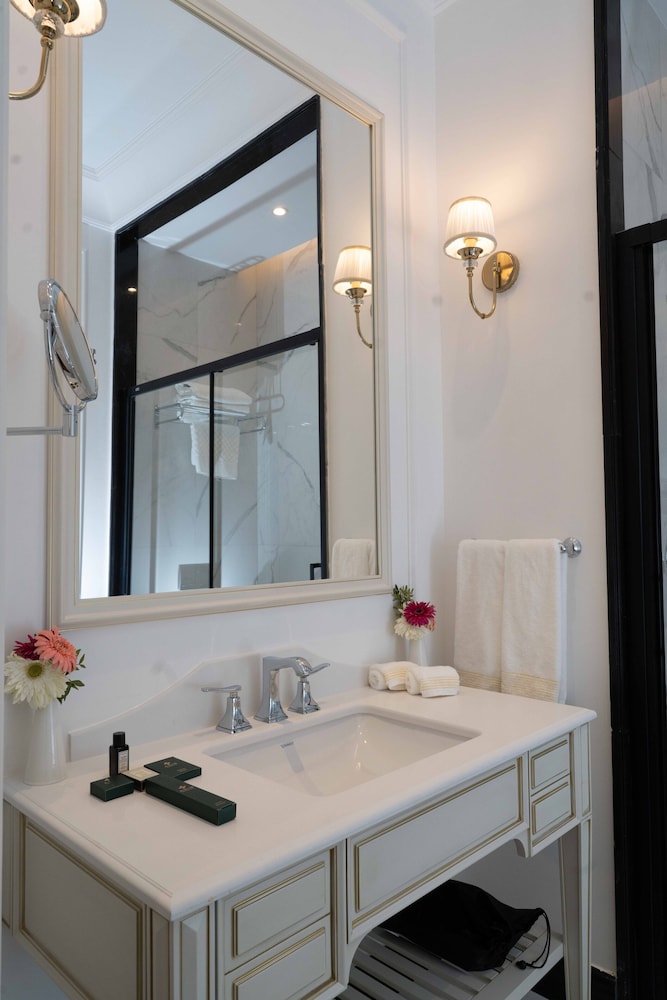 ANIM Boutique Hotel 34/37