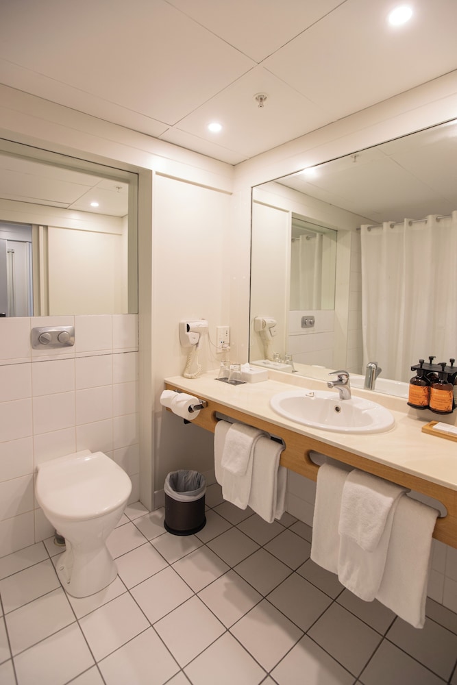 James Cook Hotel Grand Chancellor 56/60