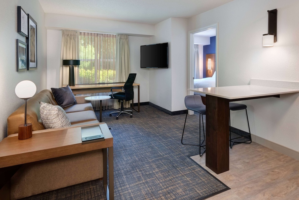 Sonesta ES Suites Atlanta Alpharetta North Point Mall 36/50