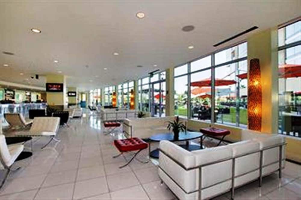 University Plaza Waterfront Hotel 30/50