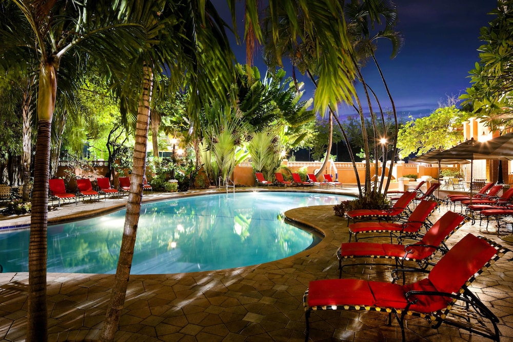 Sheraton Suites Cypress Creek Hotel