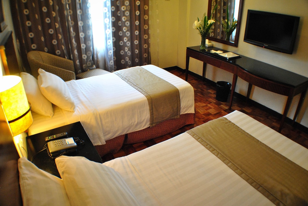 Fersal Hotel Neptune Makati 35/65