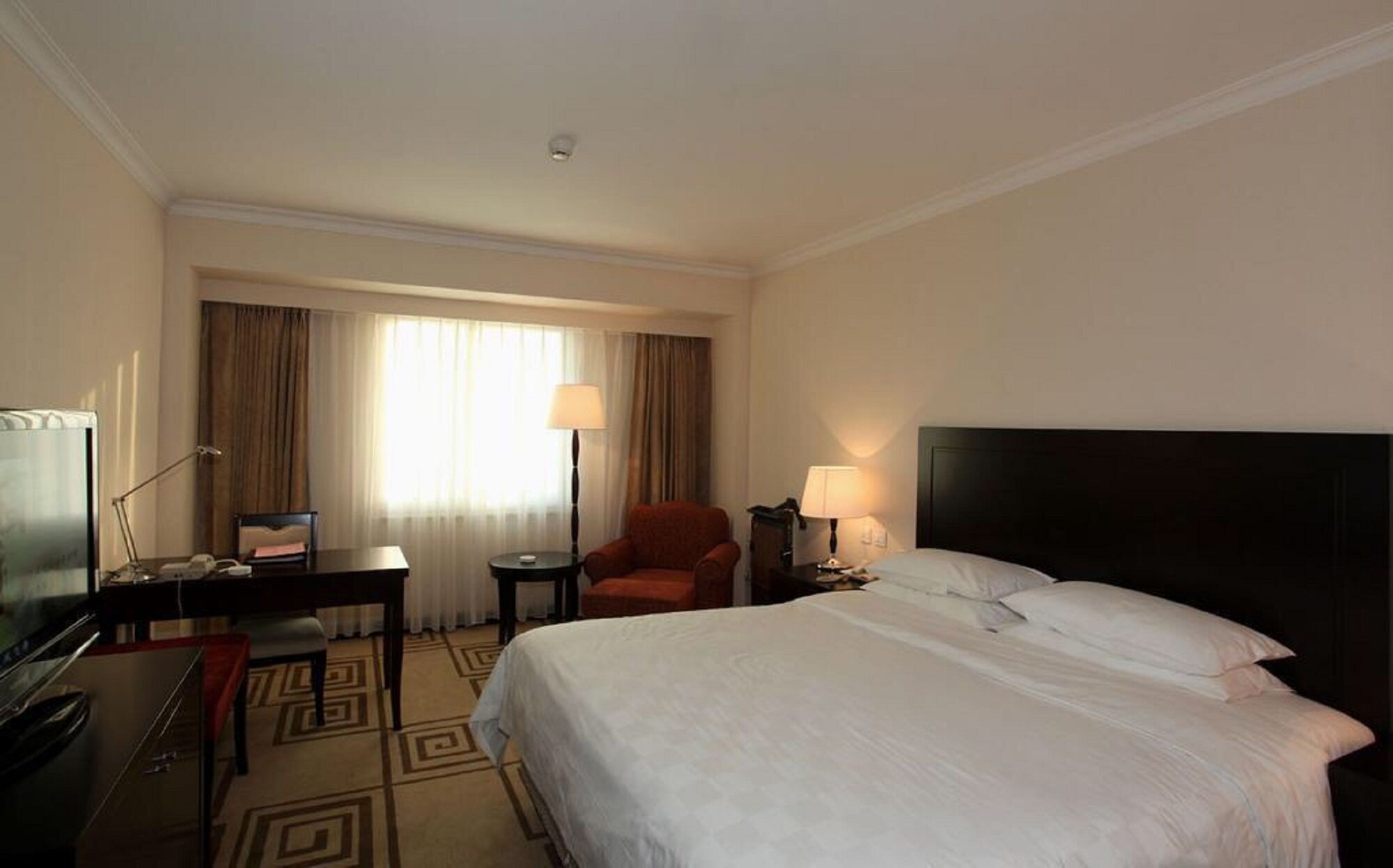 DELUXE DOUBLE ROOM