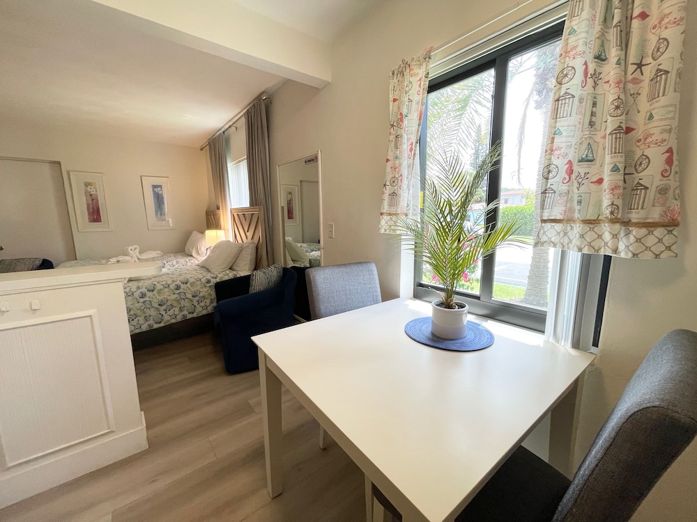 Tropic Isle Beach Resort 18/50