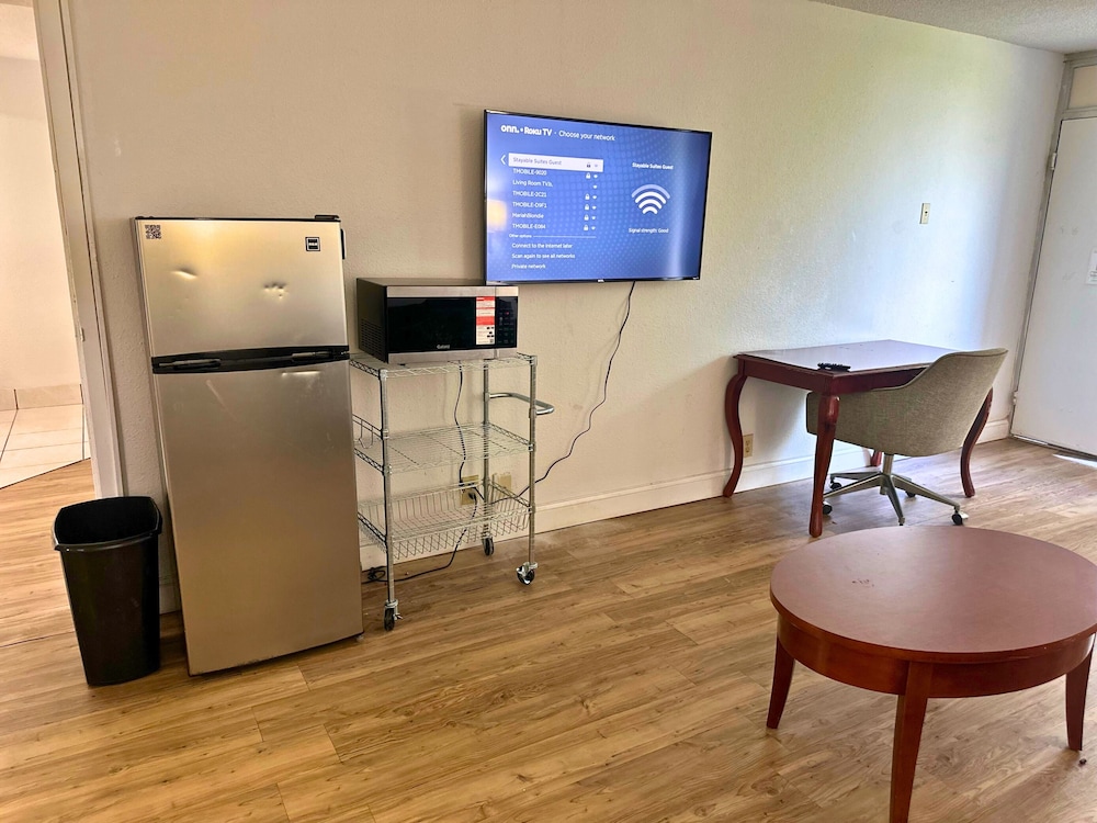 Stayable Suites Lakeland 48/66