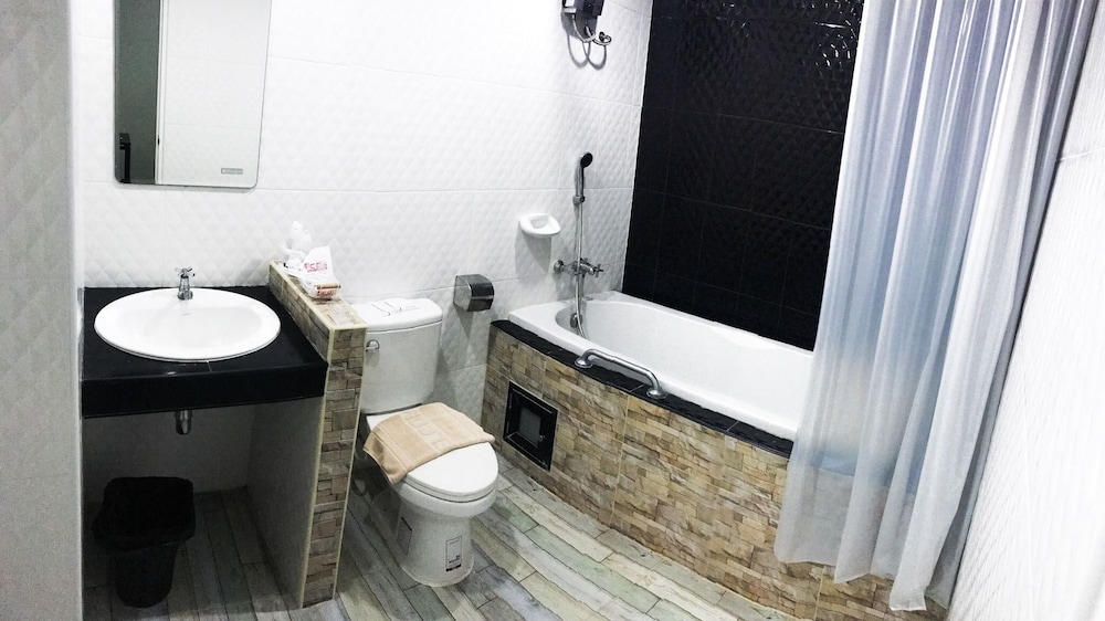 The Icon Service Apartment 36/36