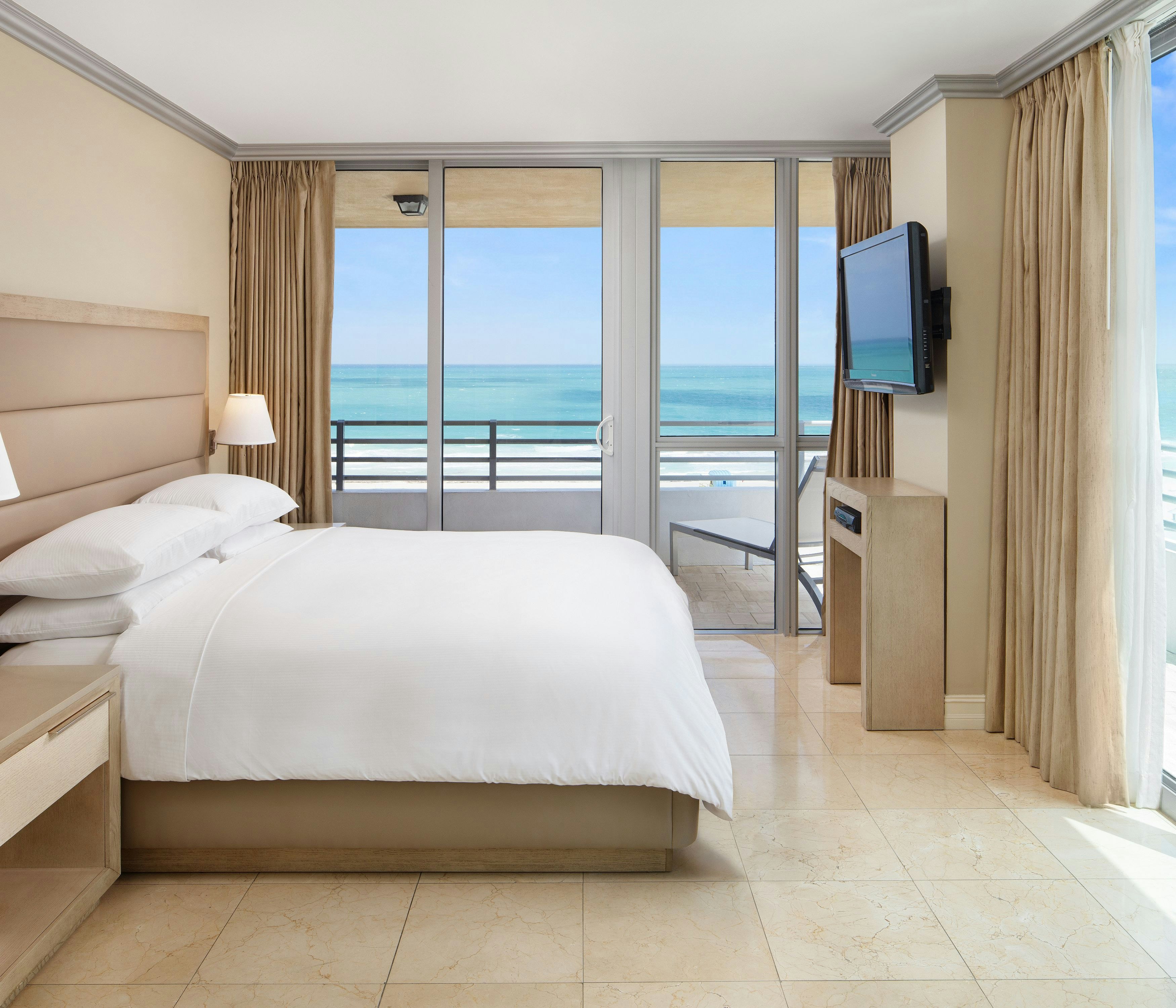 Hilton Bentley Miami South Beach Hotel 7/50
