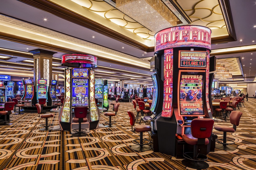 Horseshoe Lake Charles - A Caesars Rewards Destination 45/50