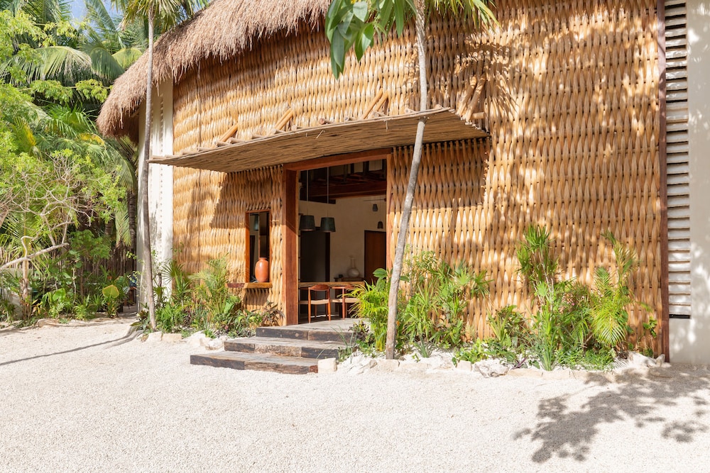 Hotel Ma'xanab 5/50