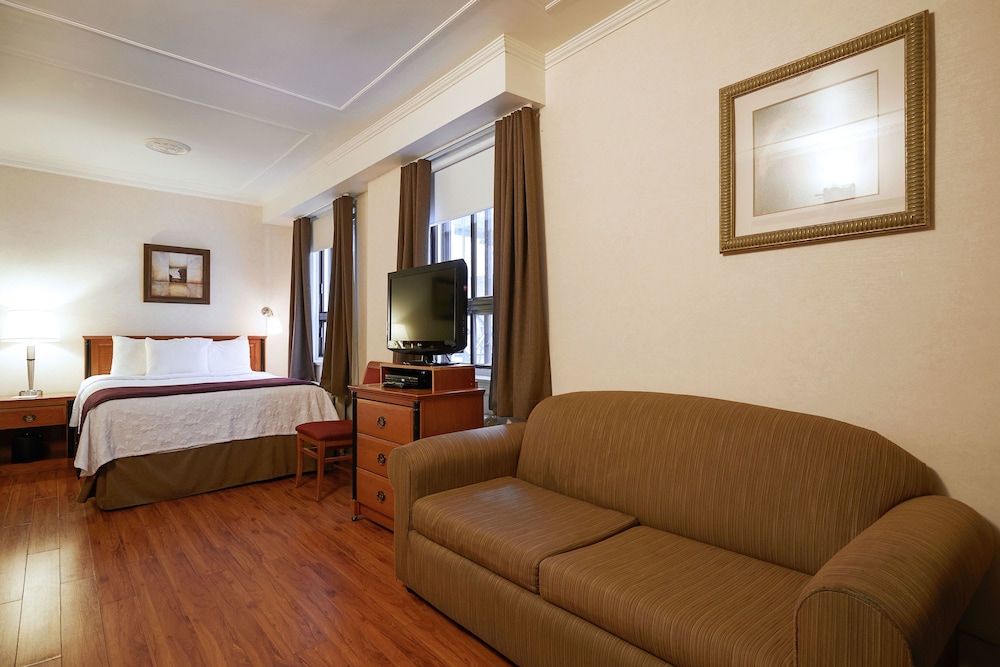 Hotel St Denis 12/29