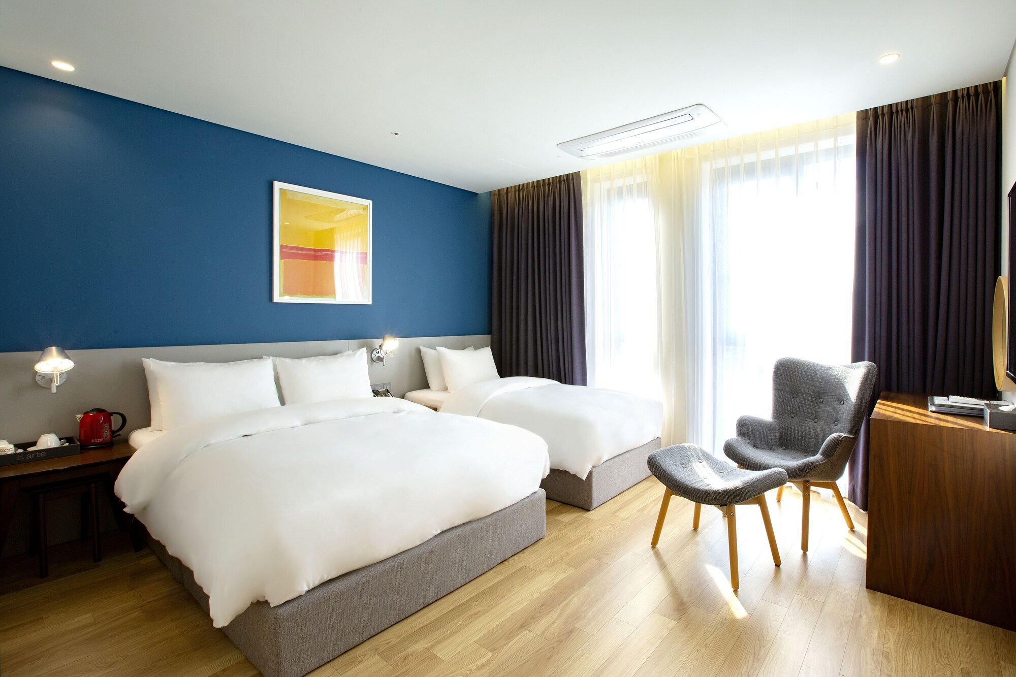 DELUXE, TWIN BEDS