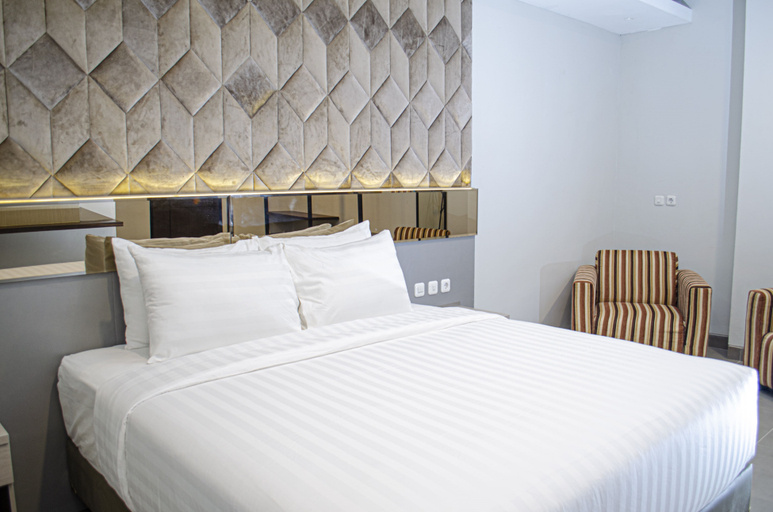 Arcadia Hotel Manado 9/11