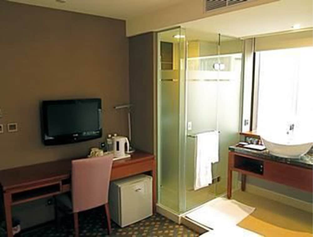 Orange Hotel Linsen Taipei 20/26