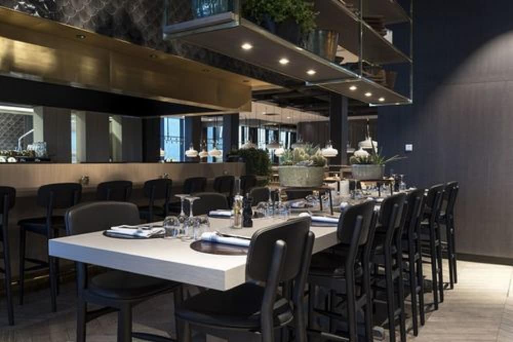 restaurant cafeteria