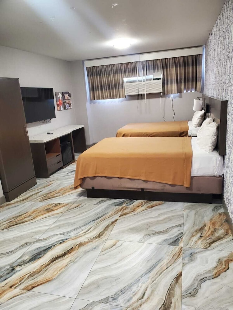 The Essence at JFK, Ascend Hotel Collection 14/21