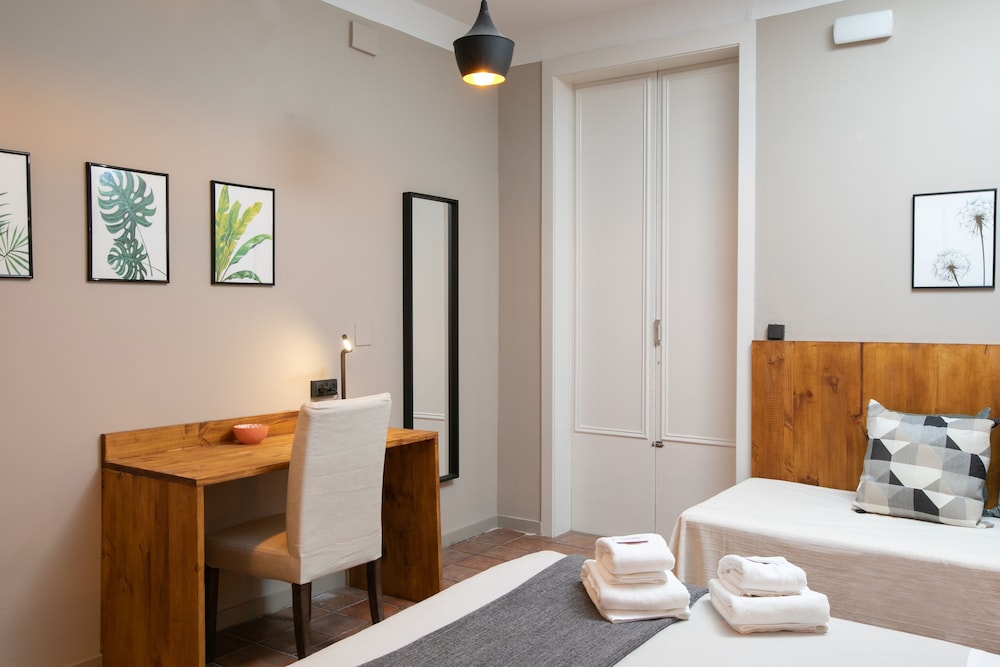 Jardinets Guest House 29/59