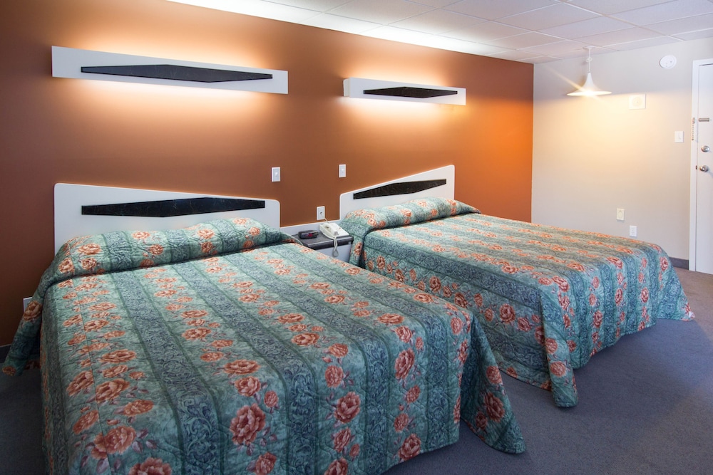 Hotel Marineau Mattawin 8/30