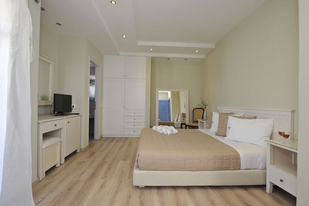 Alexandros Studios And Apartments 13/76