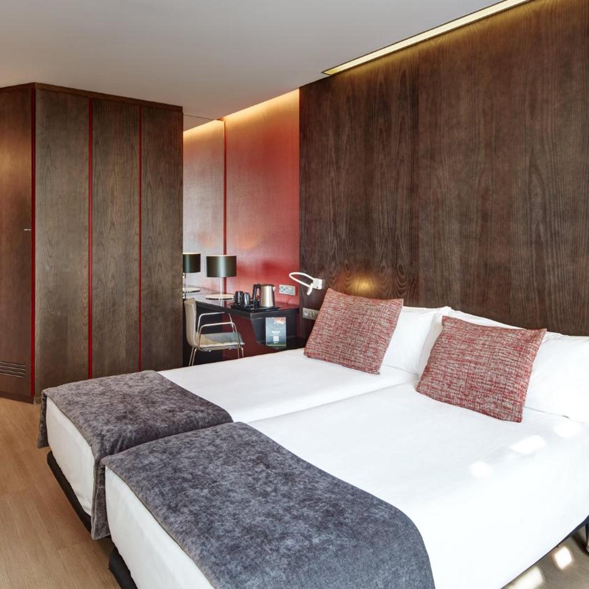 Superior, Single Bed, City View