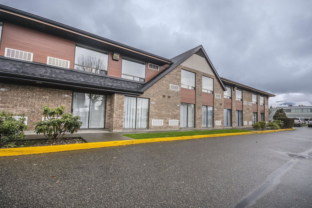 Comfort Inn Chilliwack, BC 1/44