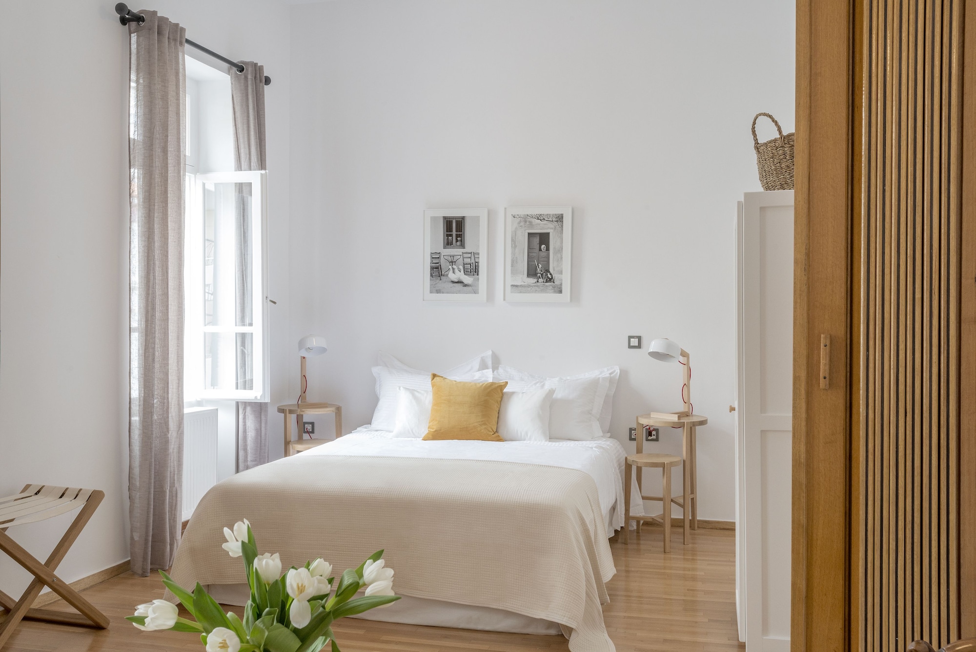 1 BEDROOM, APARTMENT, KING BED, PARTIAL ACROPOLIS VIEW, BALCONY