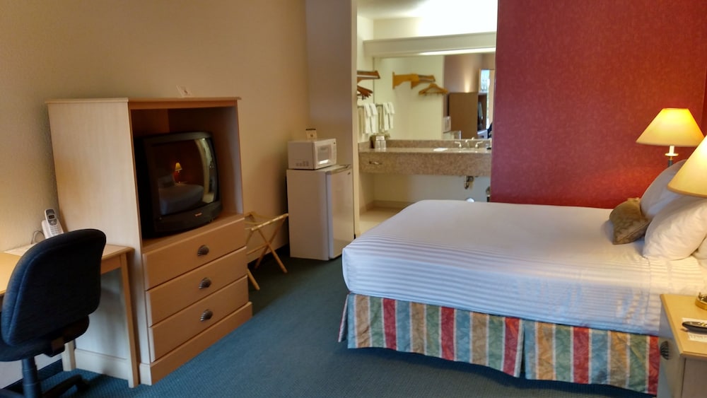 Lewis River Inn 13/57