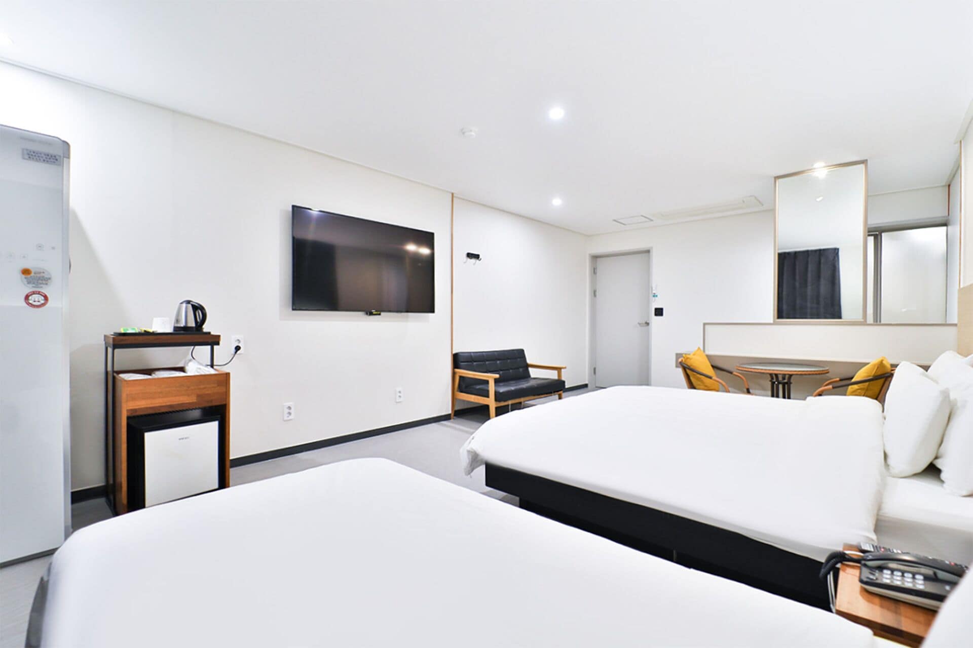 BUSINESS, TWIN BEDS