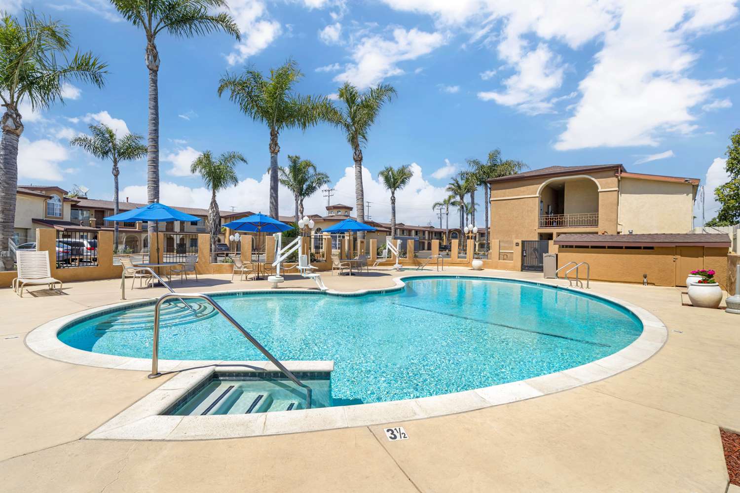 Best Western Oxnard Inn 47/48