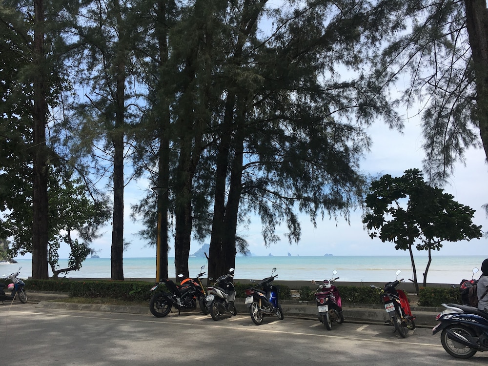 Maneetel Krabi Beachfront 41/50