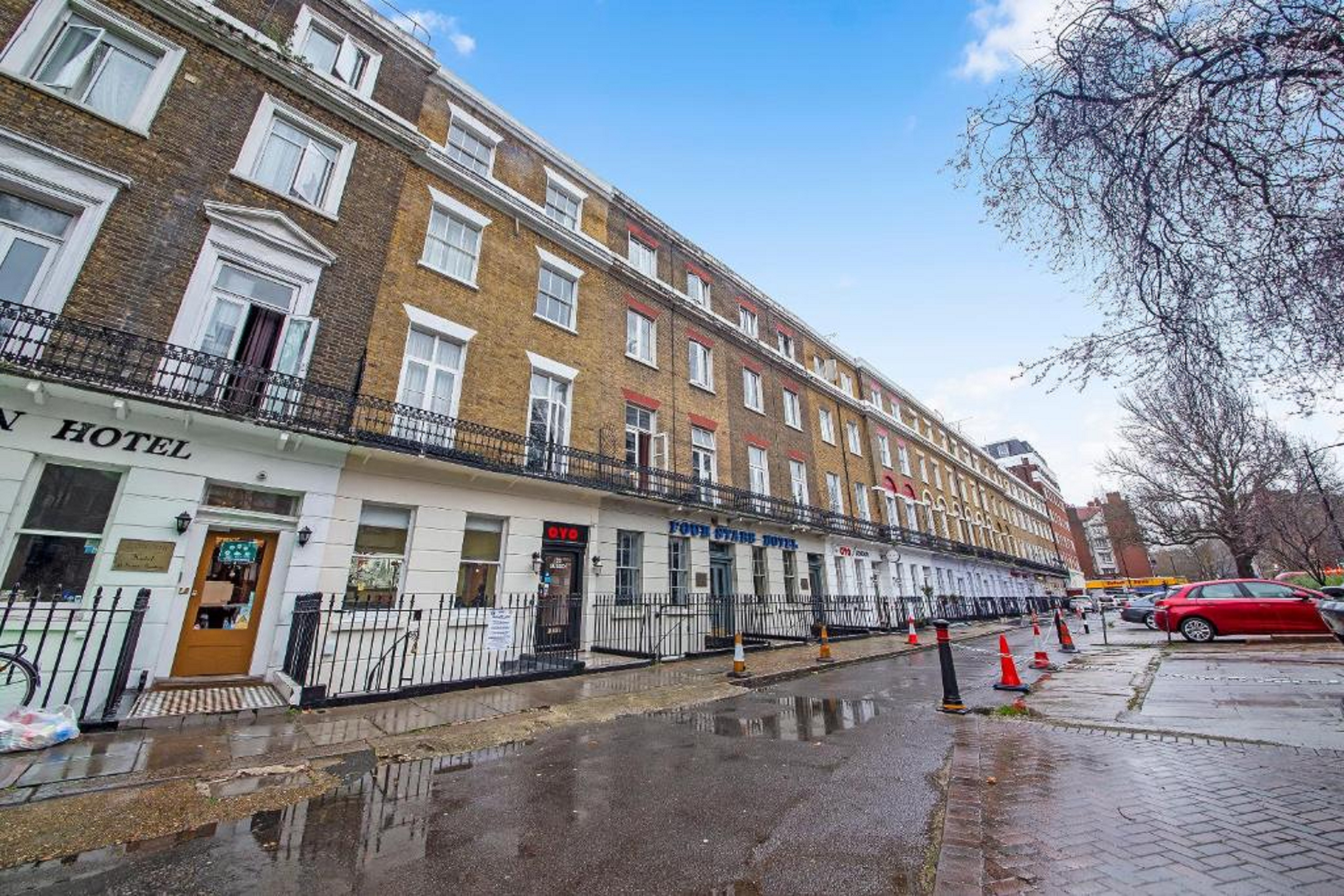 OYO Townhouse 30 Sussex Hotel, London Paddington 35/38