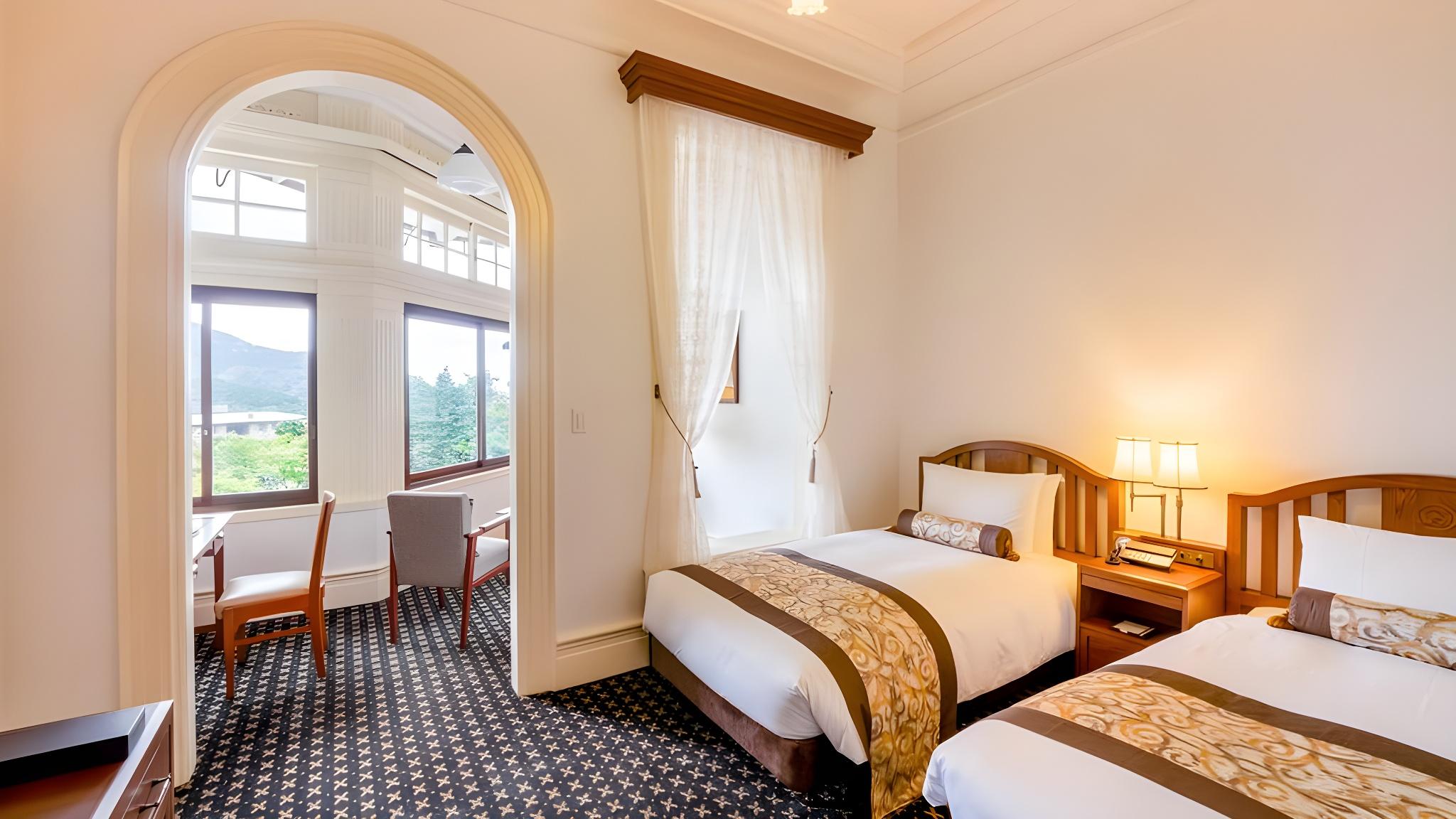 HISTORICAL, TWIN BEDS, MAIN BUILDING